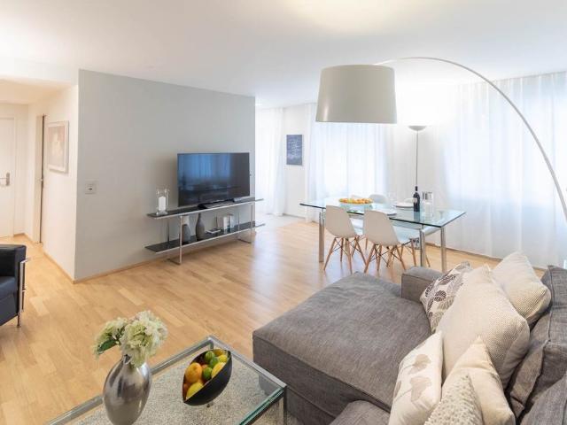 2 Zimmer, 70 m², 2. Stock