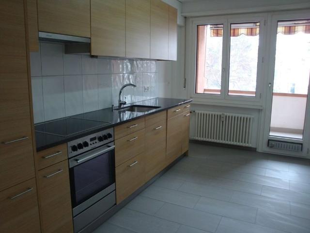 2 Zimmer, 71 m², 2. Stock