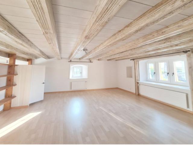 2 Zimmer, 77 m², EG