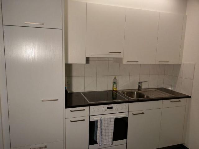 2 Zimmer, 77 m², 2. Stock