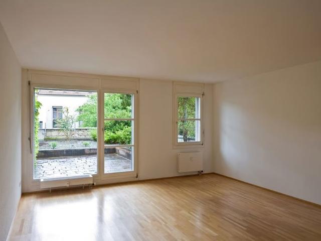 2 Zimmer, 74 m², 1. Stock