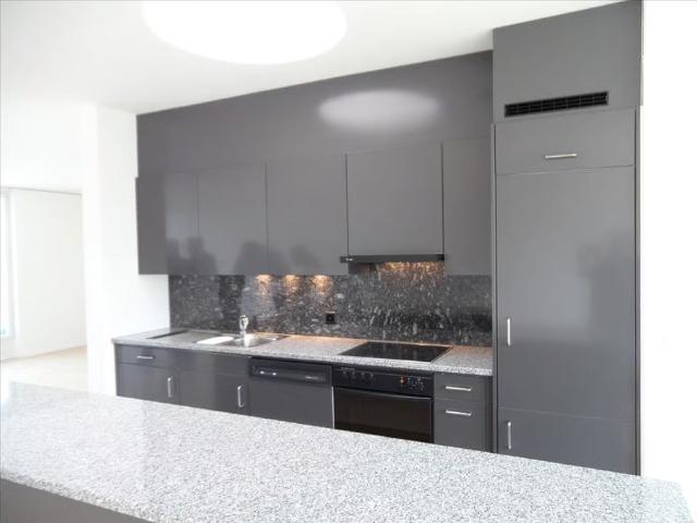2 Zimmer, 75 m², 3. Stock