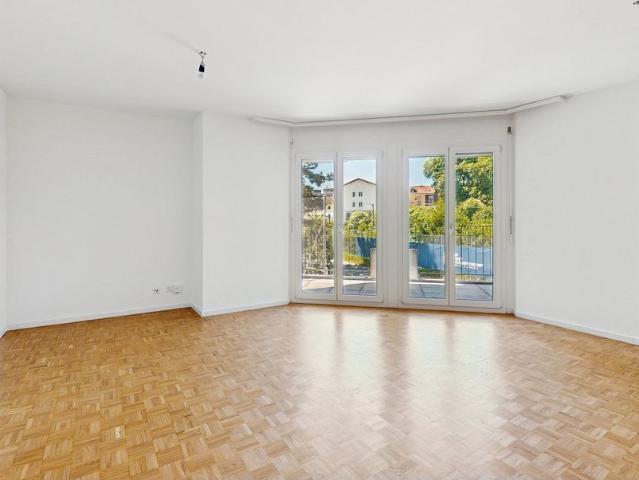 2 Zimmer, 76 m², 1. Stock