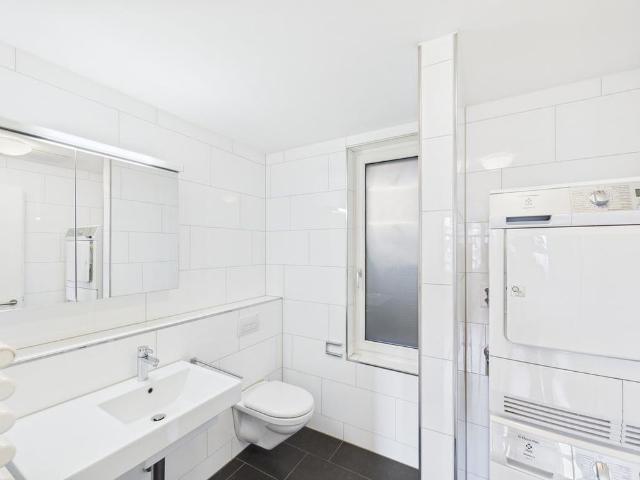 2 Zimmer, 78 m², 2. Stock