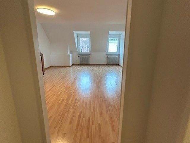 2 Zimmer, 79 m², 4. Stock