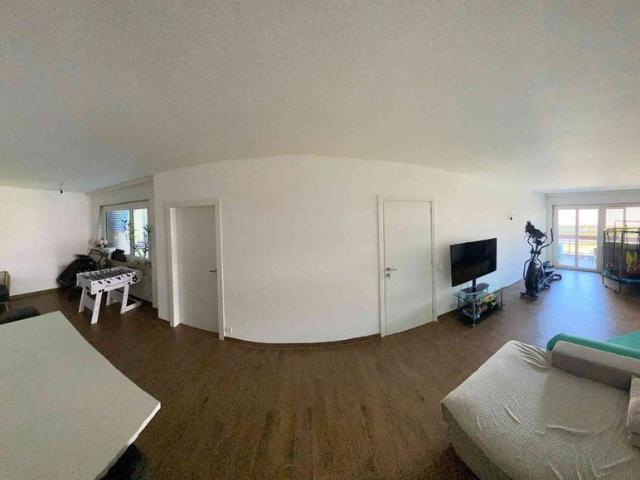 2 Zimmer, 80 m², 1. Stock