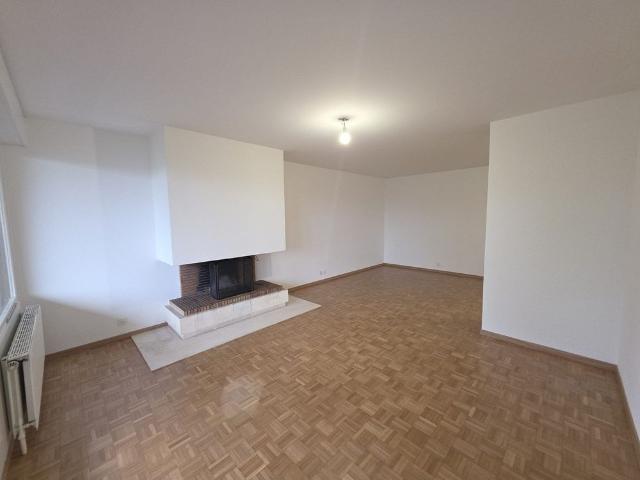 2 Zimmer, 80 m², 2. Stock