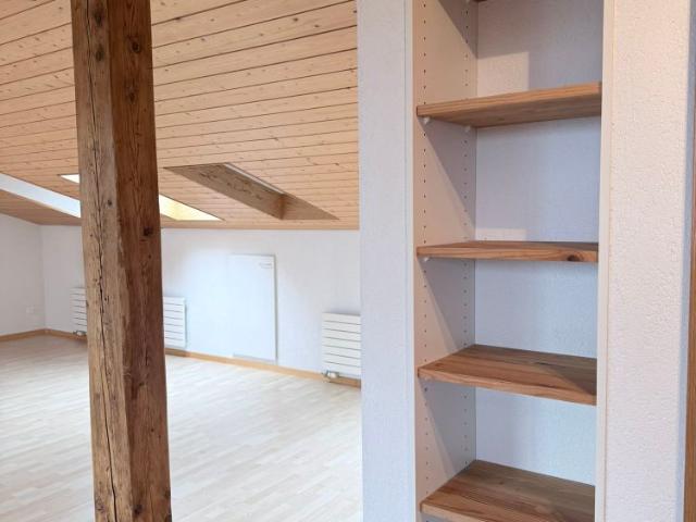 2 Zimmer, 80 m², 4. Stock