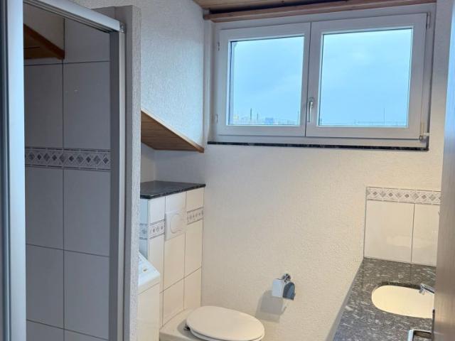 2 Zimmer, 80 m², 4. Stock