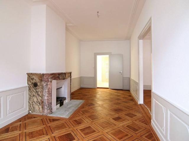 2 Zimmer, 81 m², 2. Stock