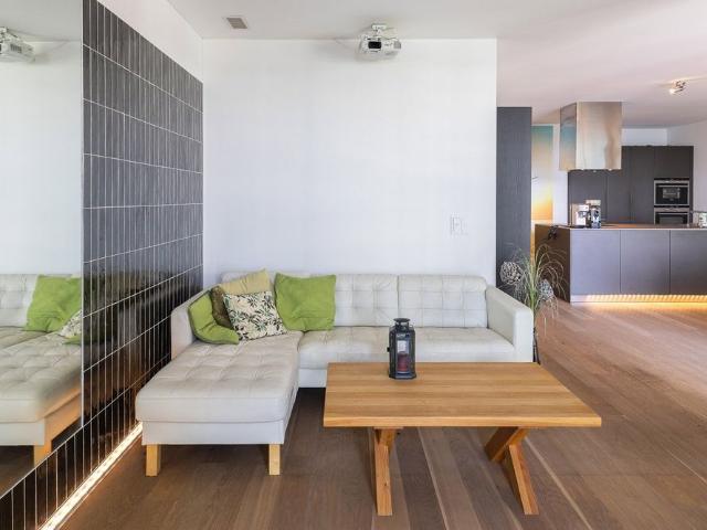 2 Zimmer, 89 m², 13. Stock