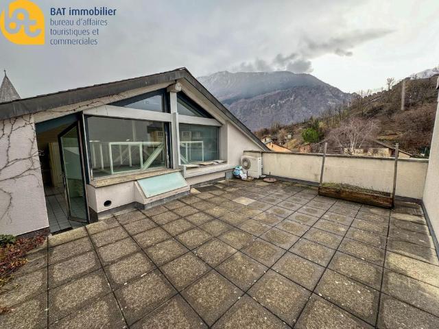 2 Zimmer, 90 m², EG