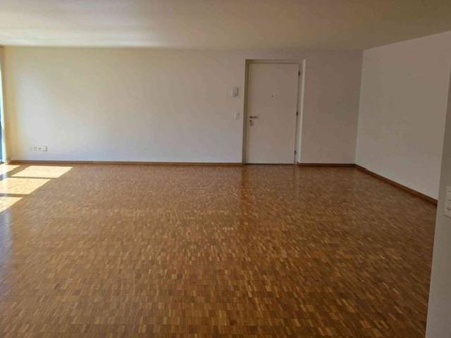 2 Zimmer, 94 m², 3. Stock