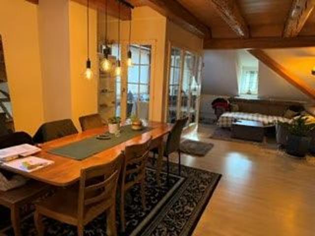 2 Zimmer, 100 m², 2. Stock