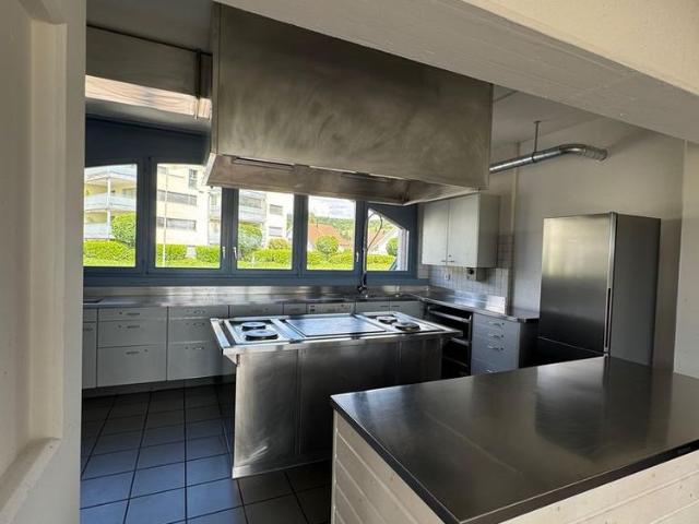 2 Zimmer, 101 m², EG