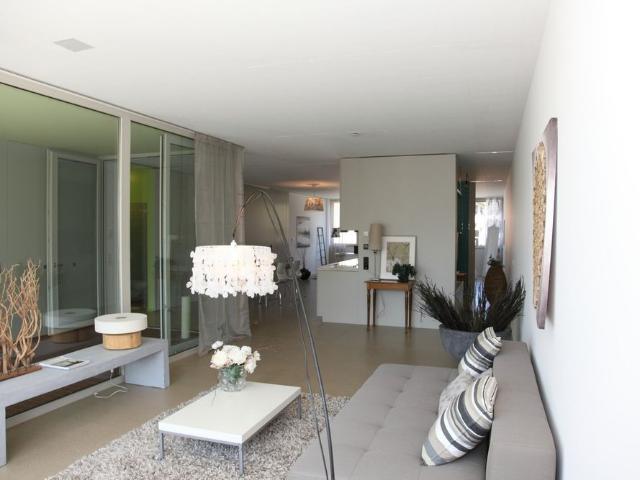 2 Zimmer, 106 m², 3. Stock