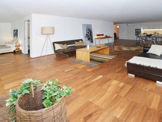 2 Zimmer, 116 m², 6. Stock