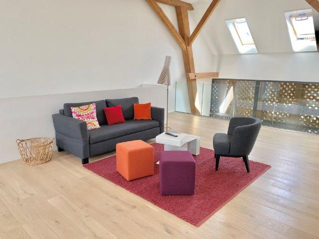 2 Zimmer, 128 m², 1. Stock