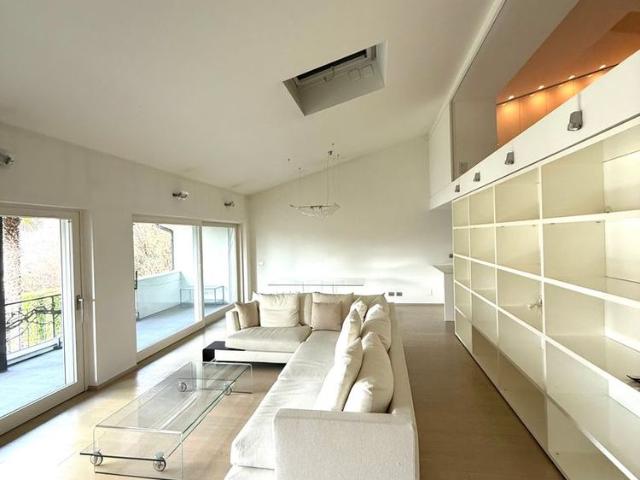 2 Zimmer, 130 m², 1. Stock