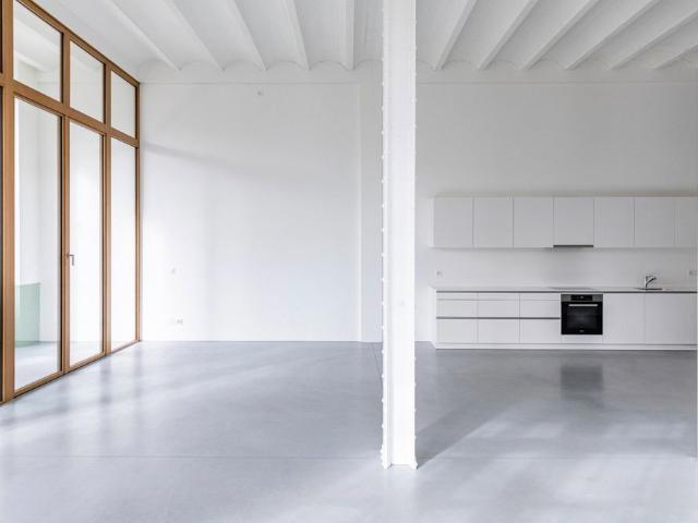 2 Zimmer, 137 m², 1. Stock