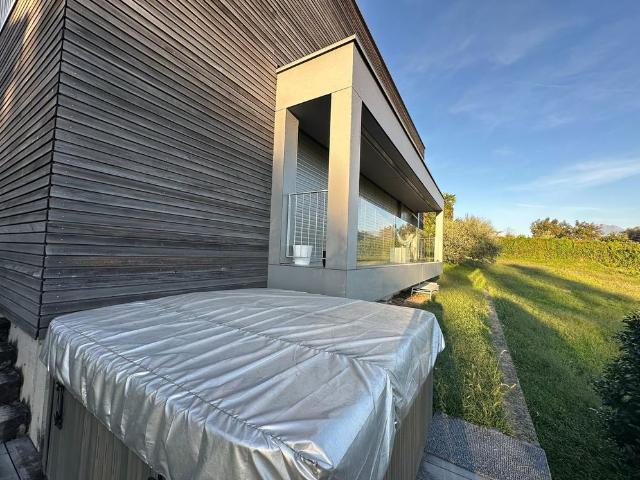 2 Zimmer, 160 m²