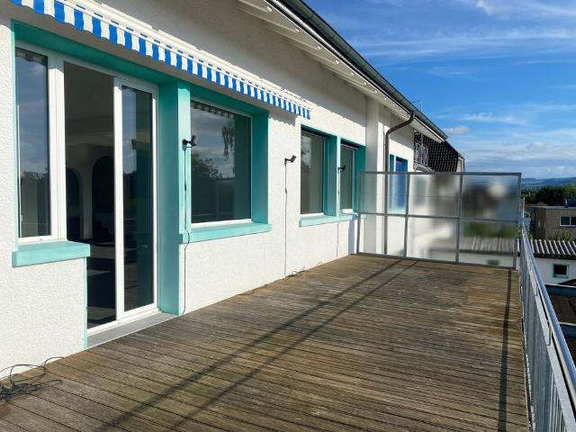 2 Zimmer, 187 m², 1. Stock