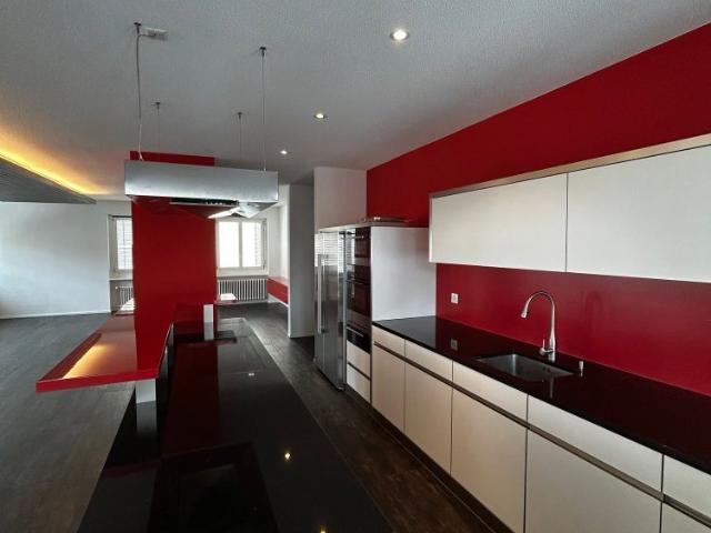 2 Zimmer, 244 m², 2. Stock