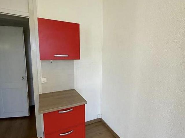 2 Zimmer, 30 m², 1. Stock