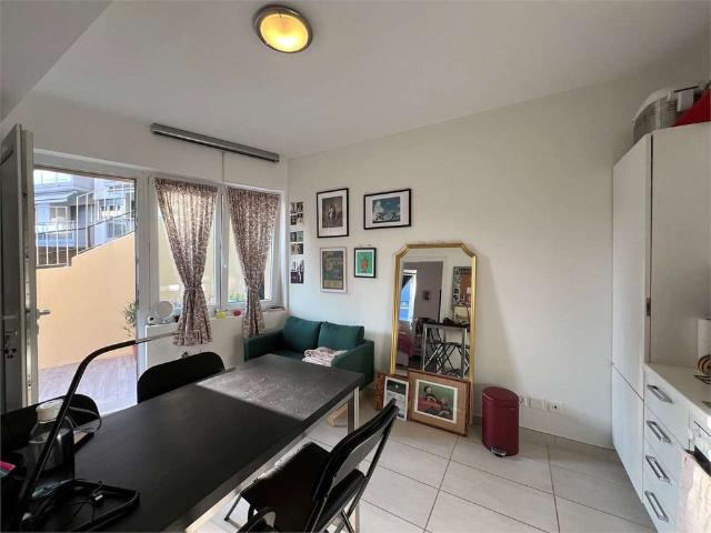 2 Zimmer, 35 m², 1. Stock