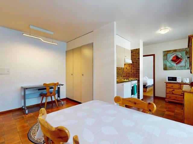 2 Zimmer, 35 m², 1. Stock