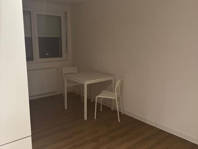 2 Zimmer, 35 m², 2. Stock