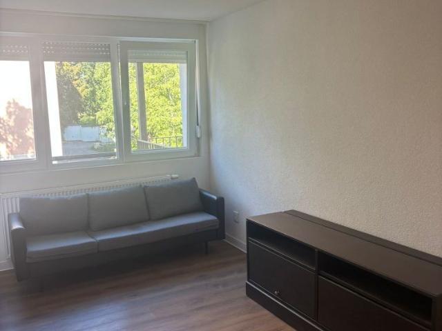 2 Zimmer, 35 m², 2. Stock