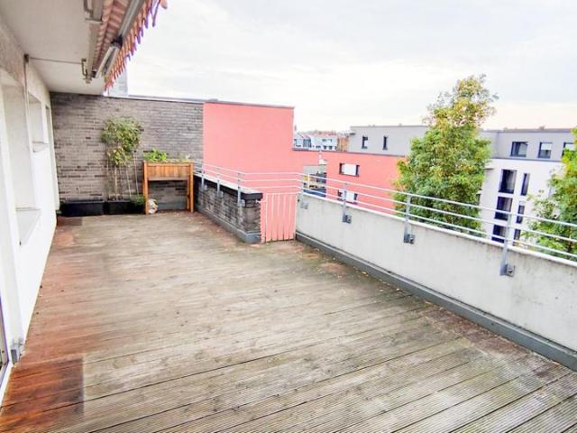 2 Zimmer Wohnung mit 30 m² Dachterrasse im Herzen von Ehrenfeld
