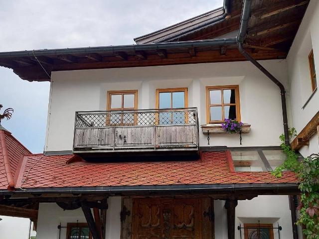 2 Zimmer Wohnung mit Balkon und Carport
