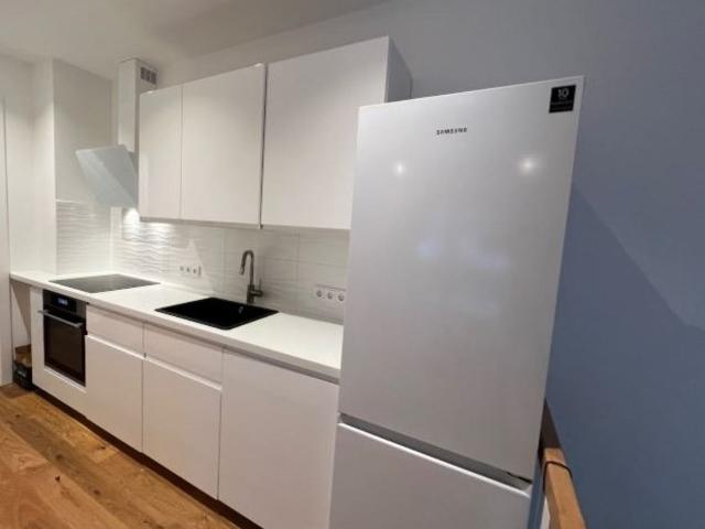 2 Zimmer Wohnung mit Einbauküche und Balkon in Jenfeld