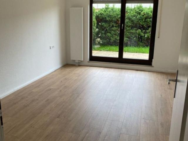 2 Zimmer Wohnung mit Einbauküche und Terasse in Poppenbüttel