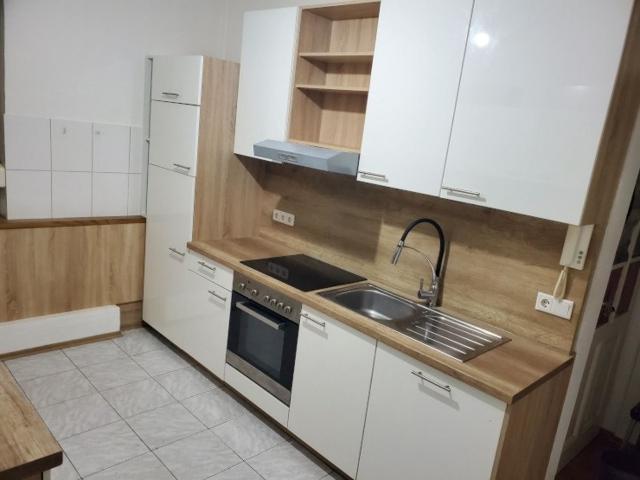 2 Zimmer Wohnung mit Einbauküche in Wandsbek