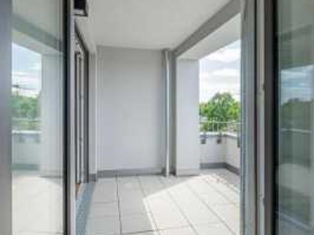 2 Zimmer Wohnung mit großer Loggia im Grünen