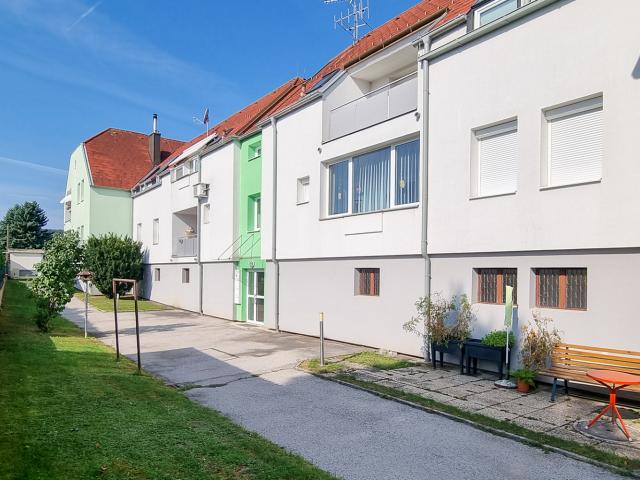 2 Zimmer Wohnung mit Loggia