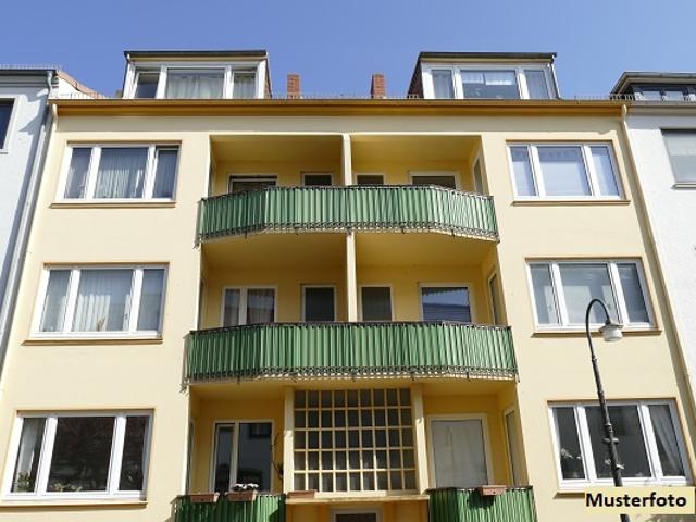 2 Zimmer Wohnung nebst Balkon und Garage
