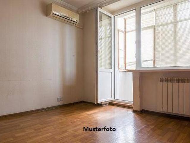 2 Zimmer Wohnung etwa 300 vom Hauptplatz entfernt