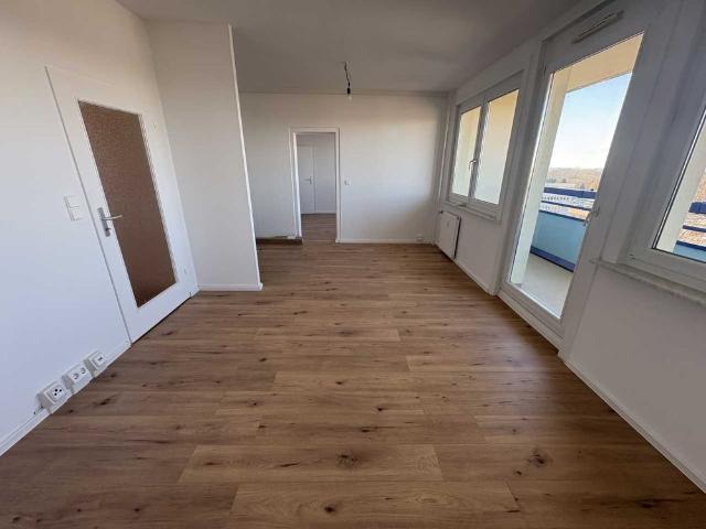 2 Zimmer Wohnung in Schönefeld mit zwei Balkonen!