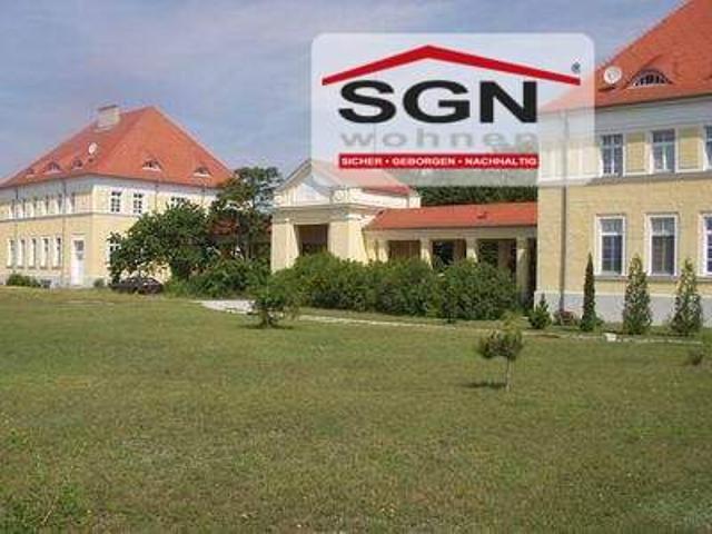2 ZiMMER Wohnung, vollsanierter Altbau, 63m², Blumau Neurißhof, Miete €701