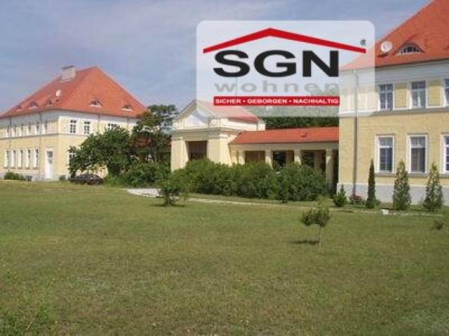 2 ZiMMER Wohnung, vollsanierter Altbau, 63m², Blumau Neurißhof, Miete €701