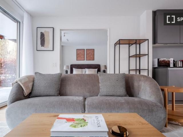 2 Zimmer Wohnung zu vermieten in Wollishofen, Zürich