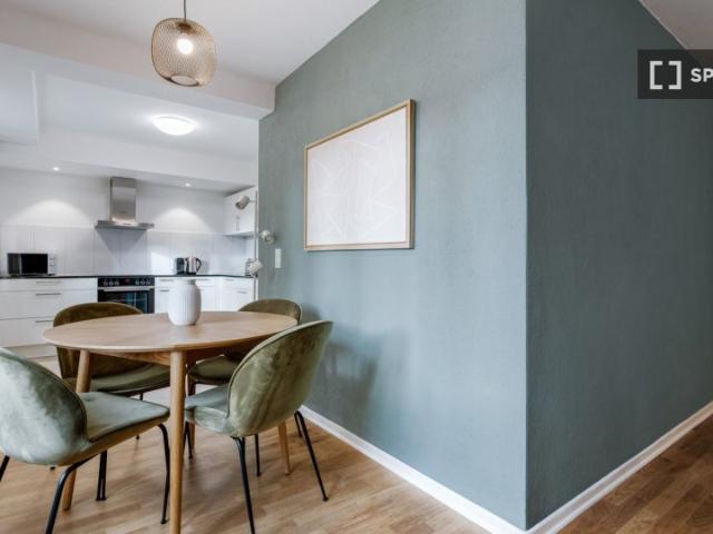 2 Zimmer Wohnung zu vermieten in Oerlikon, Zürich