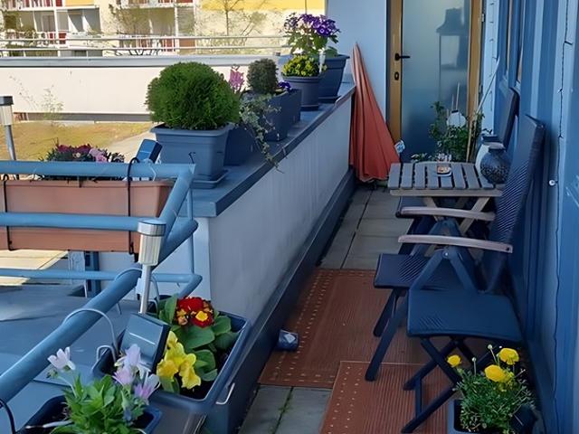 2 Zimmer Wohnung zu vermieten mit EBK und Dachterasse in Hellersdorf
