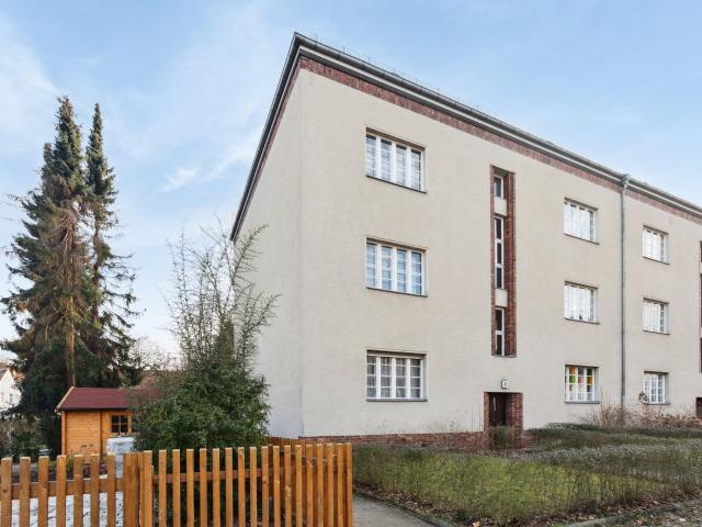 2 Zimmer Altbauwohnung mit Balkon