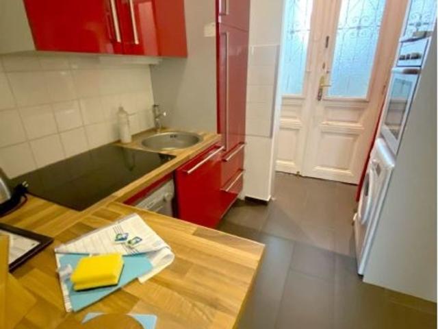 2 Zimmer Altbau Schmelz!