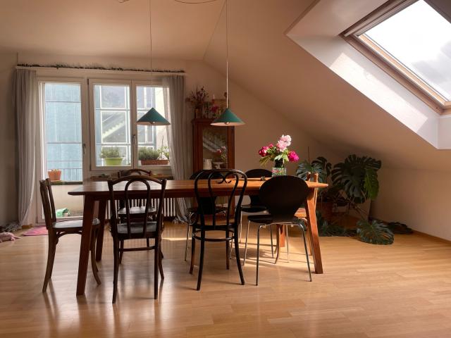 2½ ZIMMER DACHWOHNUNG IN BERN OSTRING, MÖBLIERT, TEMPORÄR